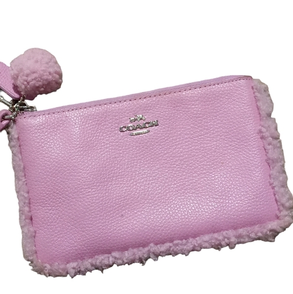 Coach Stage Coach Pink Shearling Trim Pebble Leather Wristlet 7 x 4 1/2 - Picture 2 of 5